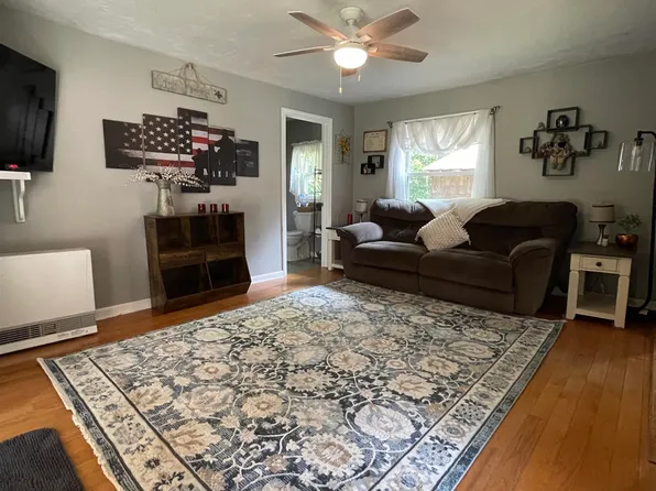 32 Jackson Avenue, Conway, NH 03818