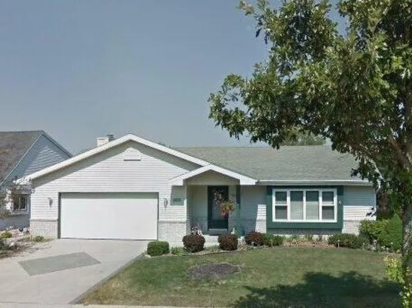 2900 East Emily AVENUE, Oak Creek, WI 53154