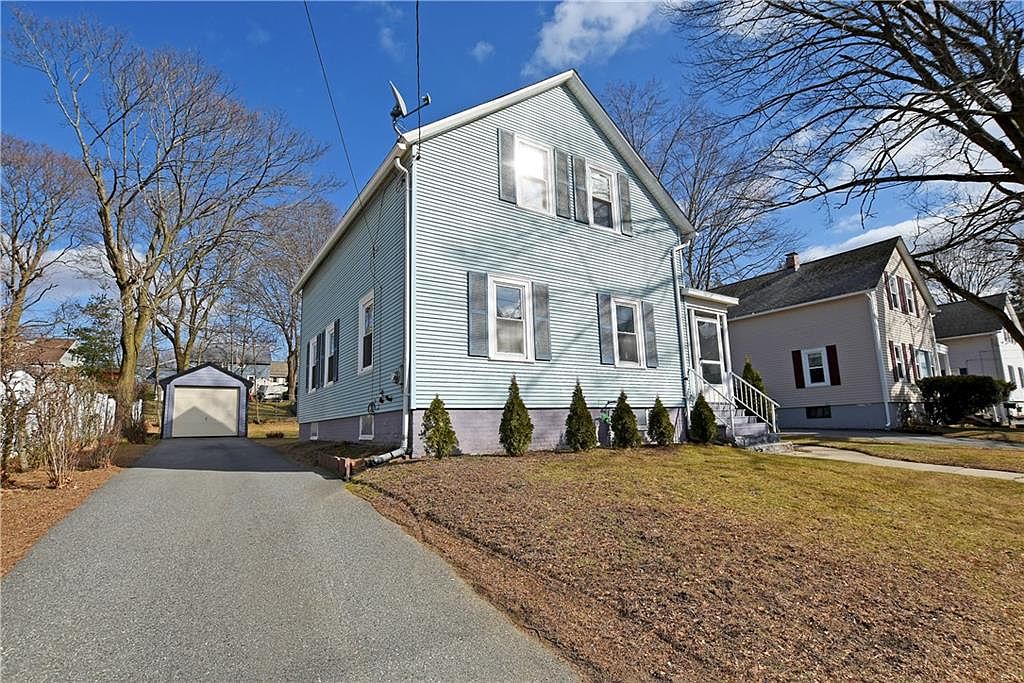 205 Roger Williams Ave, Rumford, RI 02916 Zillow
