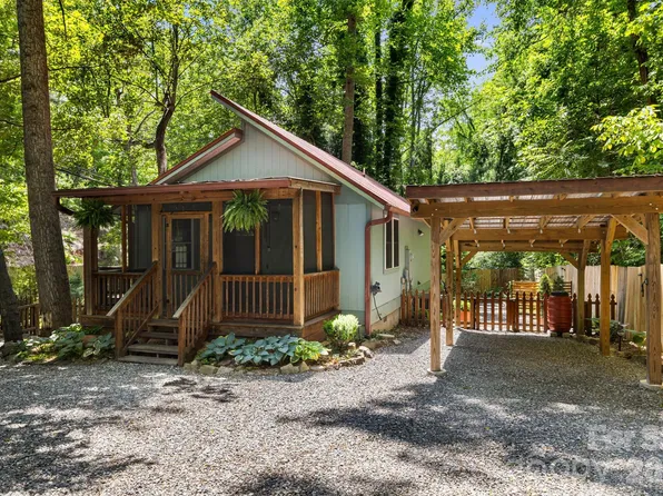 477 Governors View Rd, Asheville, NC 28805
