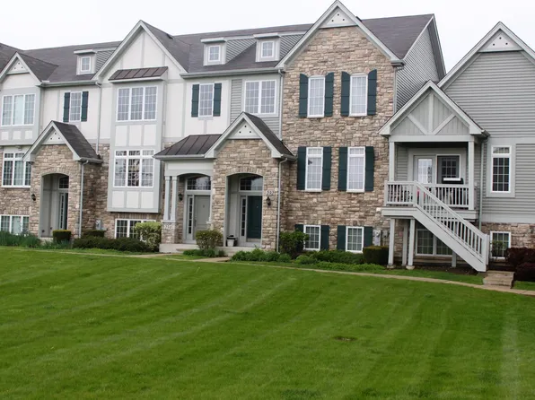 232 Sype Dr, Carol Stream, IL 60188