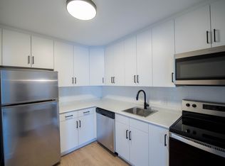 Charlesdale Gardens, Winnipeg, MB R3R 2A3