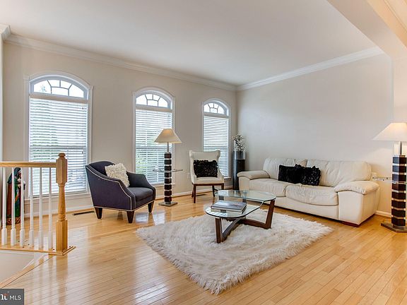 4th image of 5623 Sheals Ln