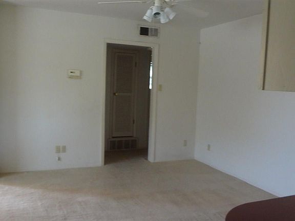 2nd image of 4112 Thelma Cir