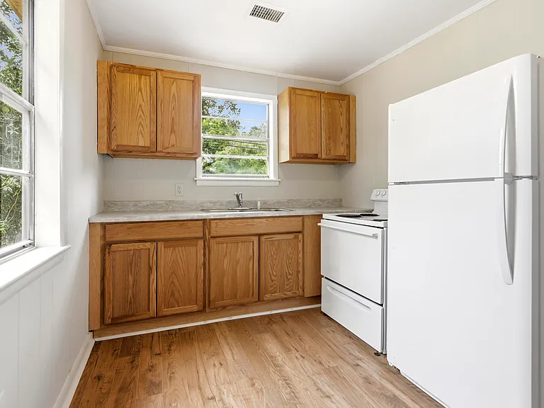 2321 Kent Ave #GARAGE — Photo 8