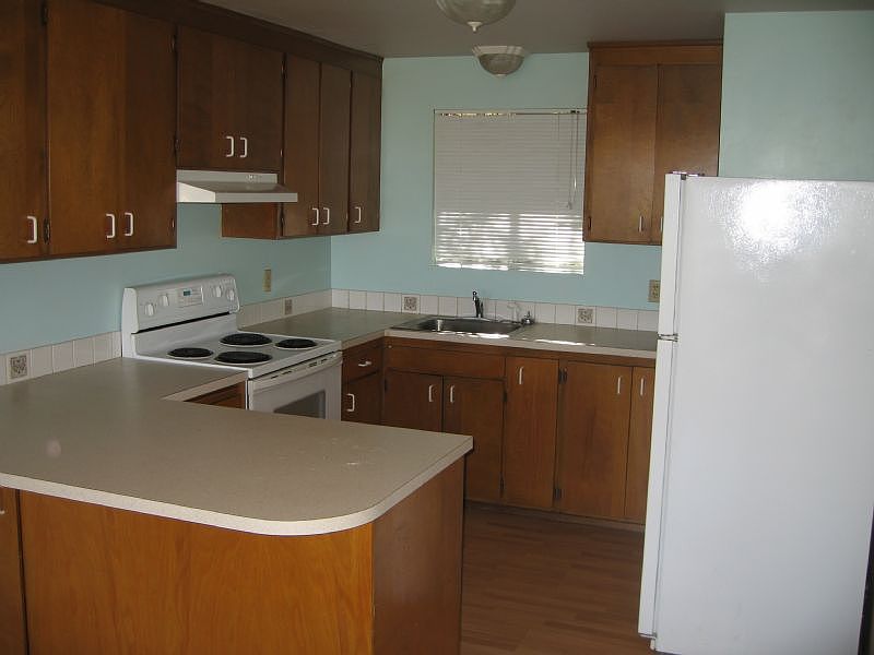 2nd image of 515 Luhn Ave APT 101