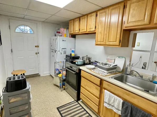 1061 Beacon St #A, Brookline, MA 02446