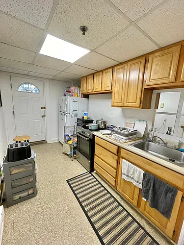 1061 Beacon St #A Photo 1