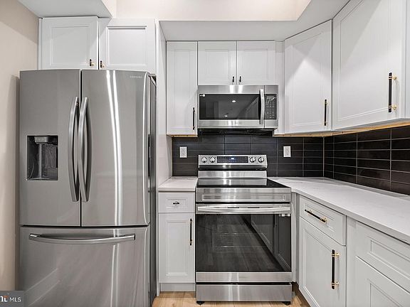4th image of 167 W Susquehanna Ave #1