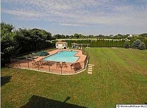 2nd image of 15 Camelot Dr