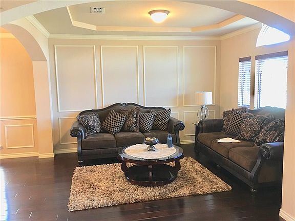 3rd image of 413 Windy Knoll Dr