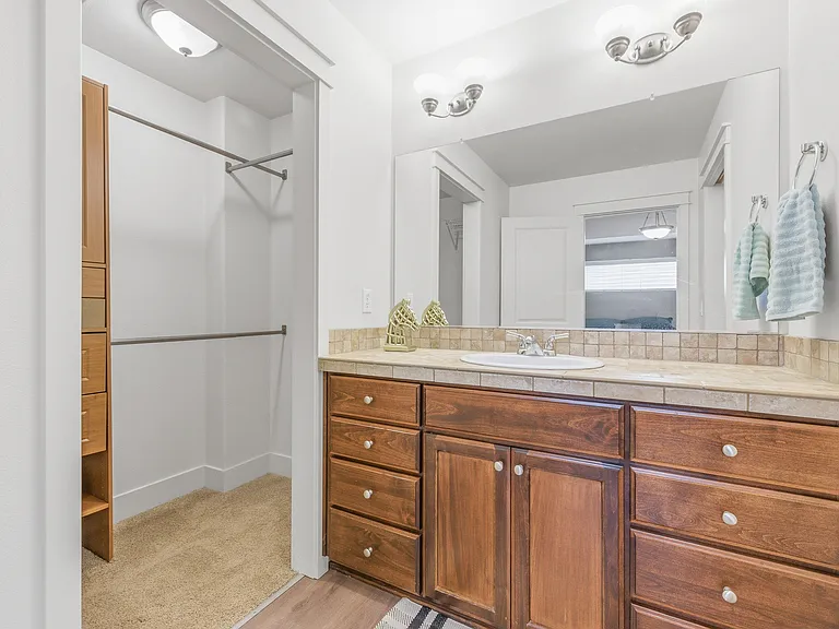 10565 NE Avery Way — Photo 13