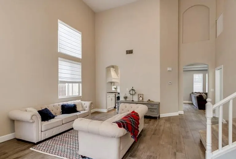 8212 Burgesshill Ave — Photo 2