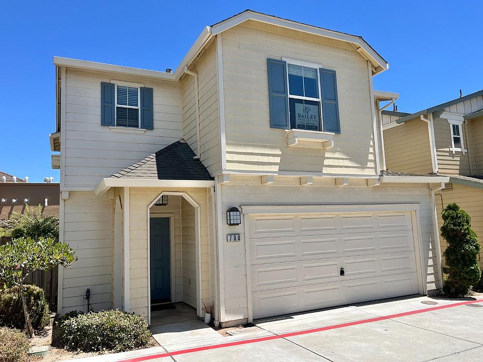 1st image of 700 Gardenia Pl