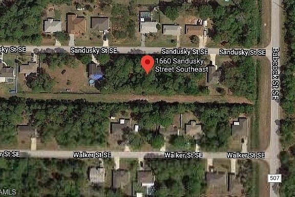 2nd image of 1660 Sandusky St SE