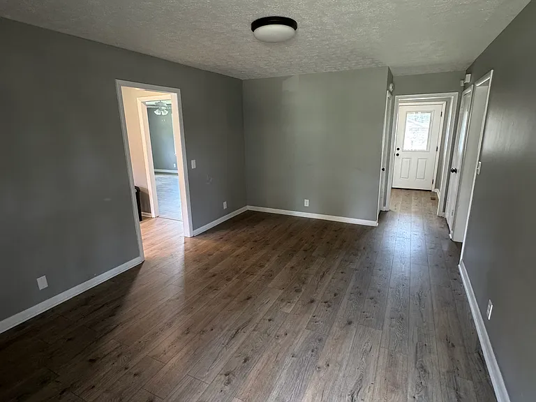 503 Center Dr — Photo 11