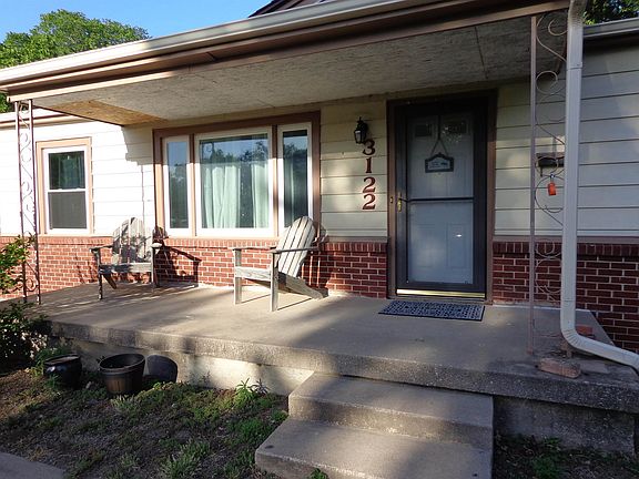 3rd image of 3122 S Everett St