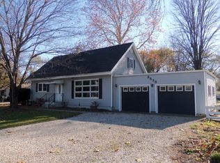 8535 N Shore Dr, Bremen, IN 46506