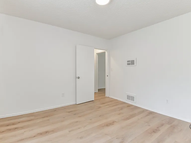 657 Milford St #3 — Photo 15