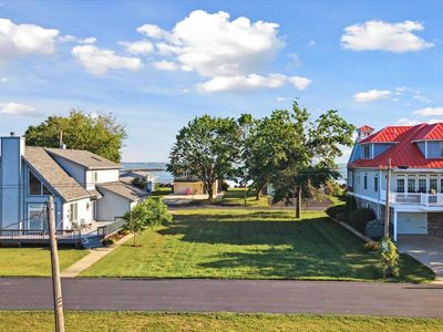 8224 E Lake Blvd, Lakeside Marblehead, OH, 43440