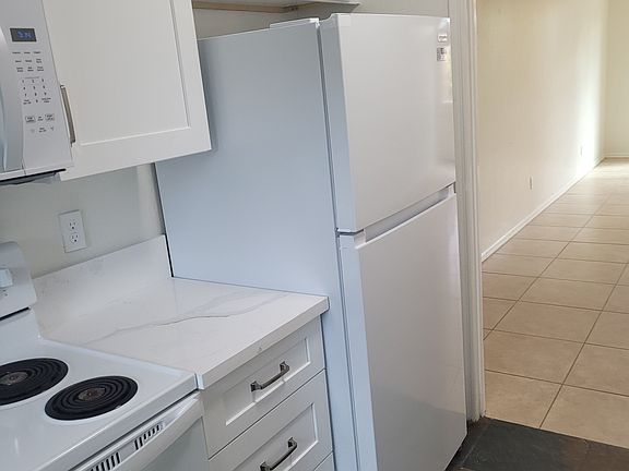 5th image of 4437 E Hubbell St Unit 34