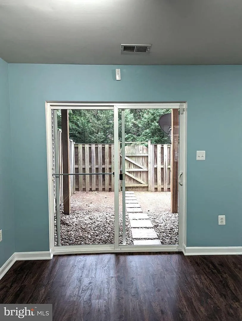 3 bed, 3.5 bath, 1752 sqft, $2,900 — Photo 4
