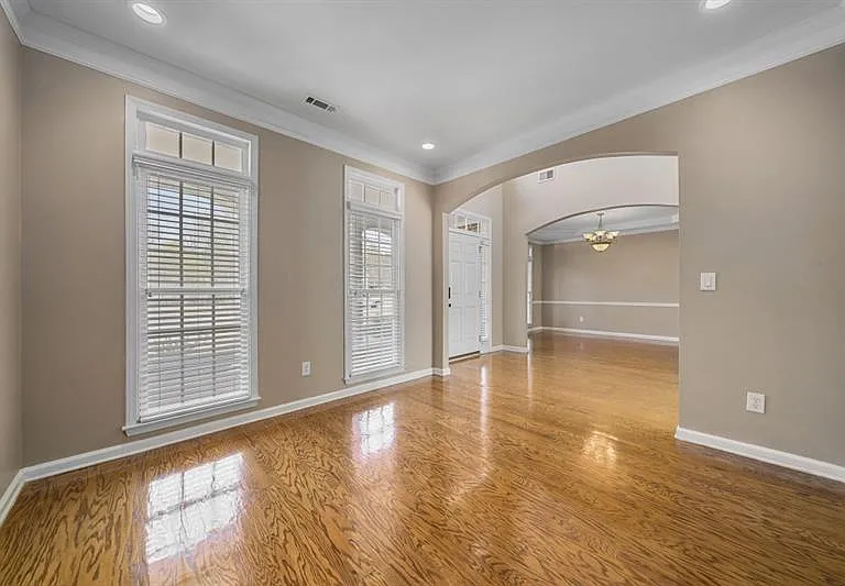 130 Candler Ct — Photo 3