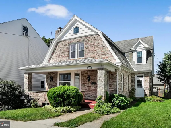 130 S Warren St, Orwigsburg, PA 17961