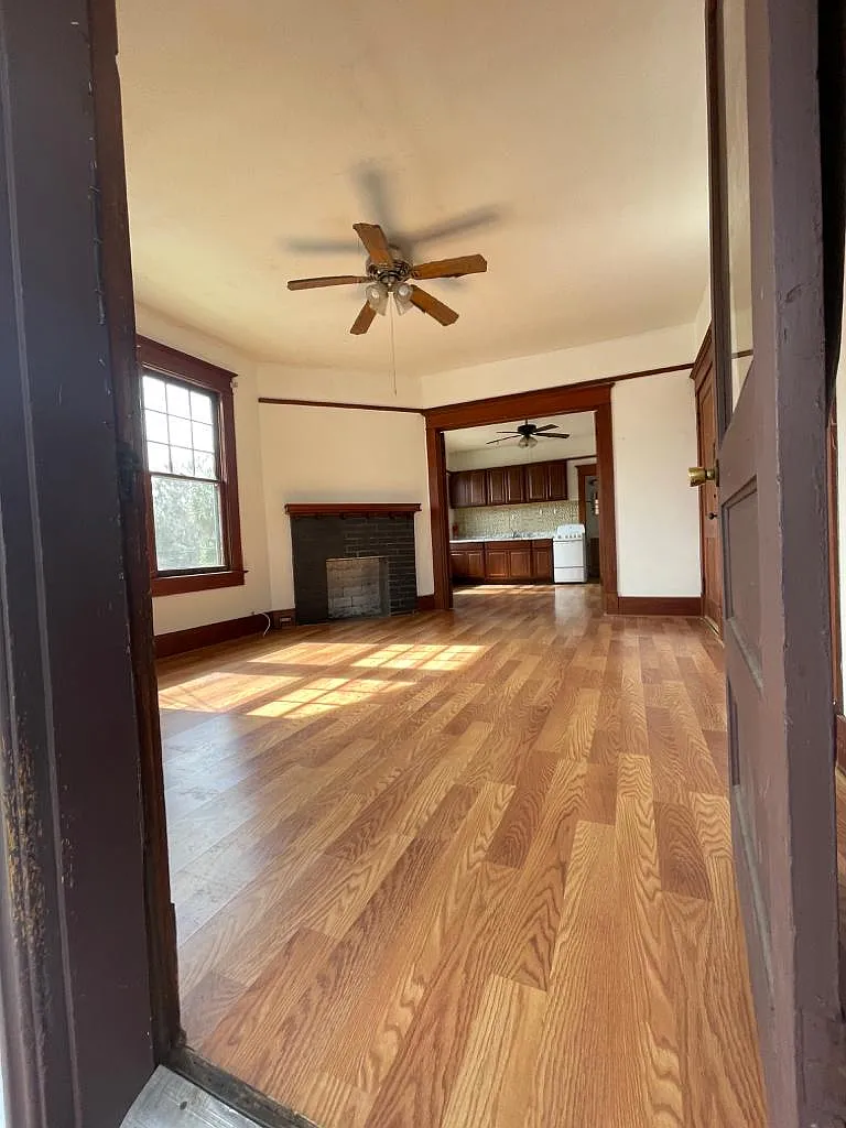 1 bed, 800 sqft, $999 — Photo 3