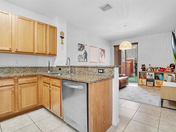 4th image of 12248 SW 25th Ct #1613