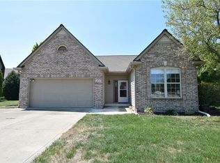 954 Waveland Cir, Greenwood, IN 46143