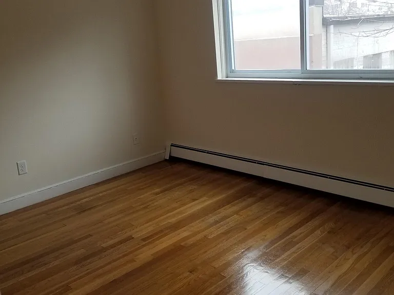 1033 Massachusetts Ave — Photo 3