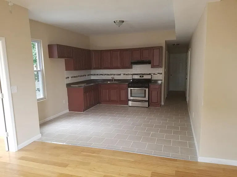 192-194 Scheerer Ave #2 — Photo 6