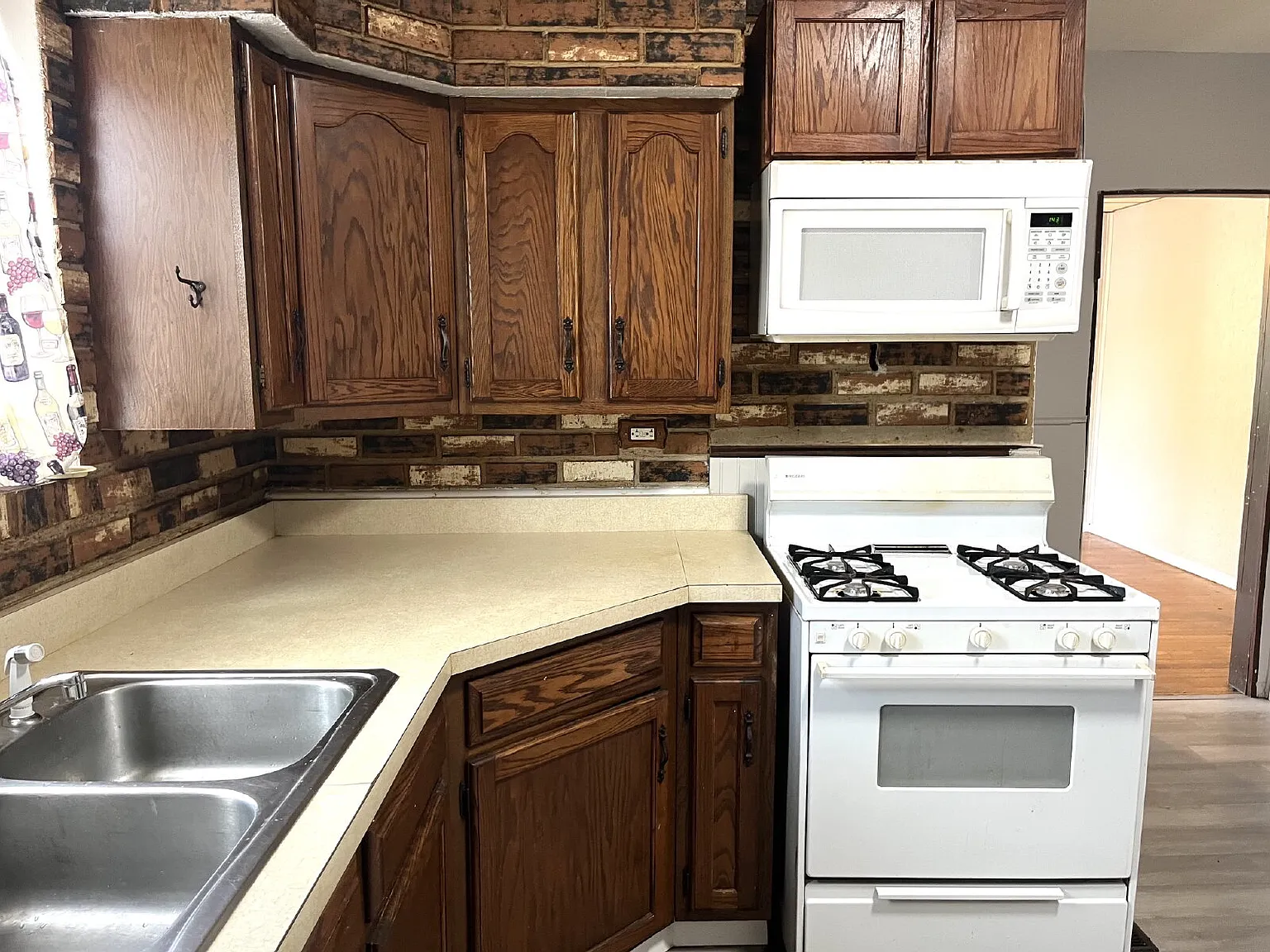 1 bed, 1.0 bath, $950 — Photo 4