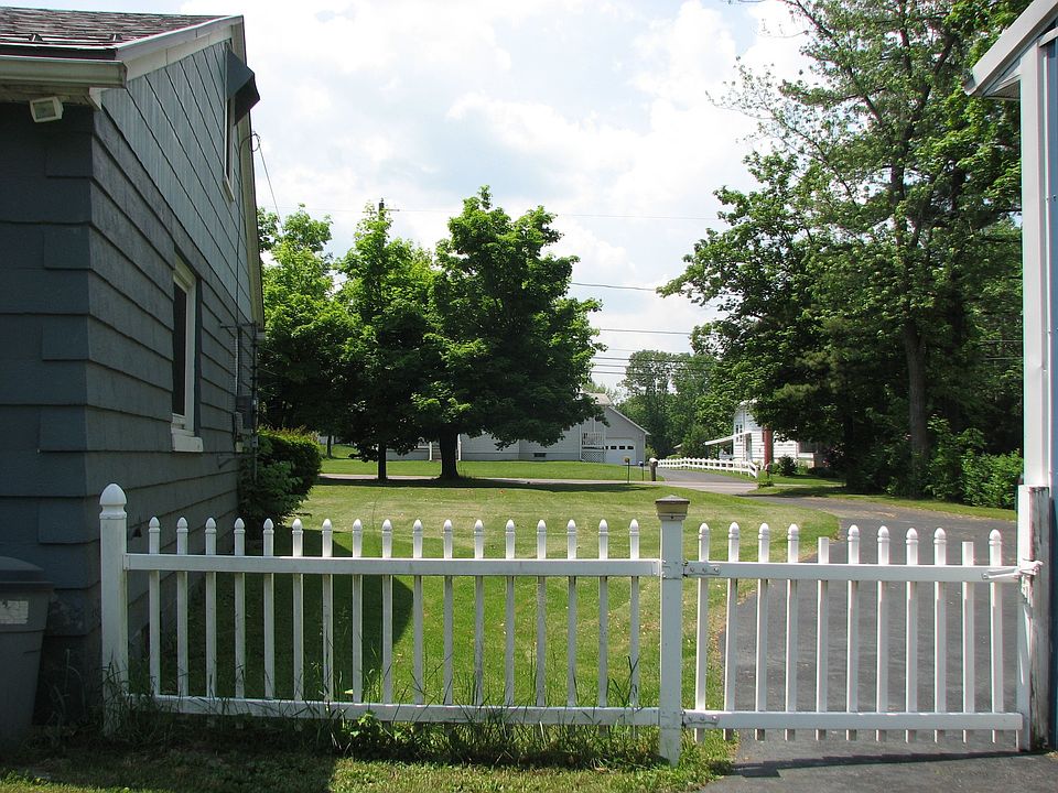 View of side of home