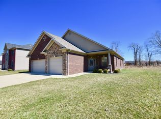 100 Vineland Parkway Dr, Vine Grove, KY
