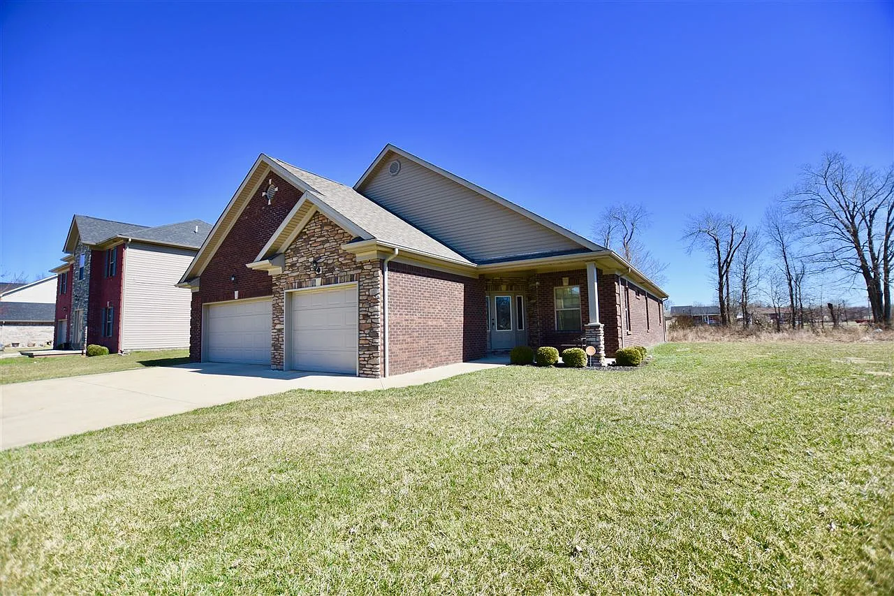 100 Vineland Parkway Dr photo 1