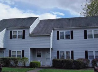322 Davis St APT D, Greenfield, MA 01301