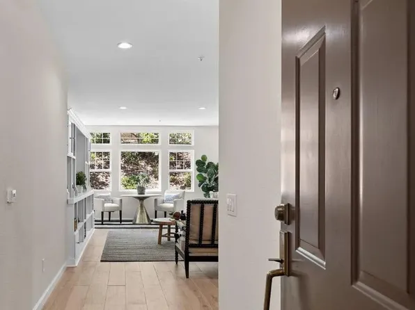 313 Crescent Ct, Brisbane, CA 94005