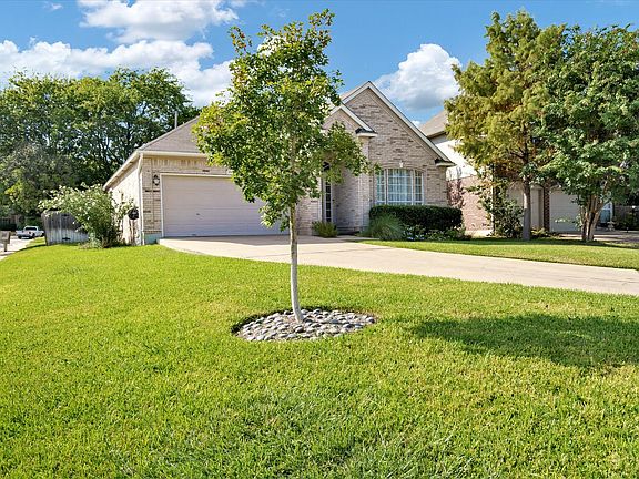 2nd image of 1800 White Oak Cv