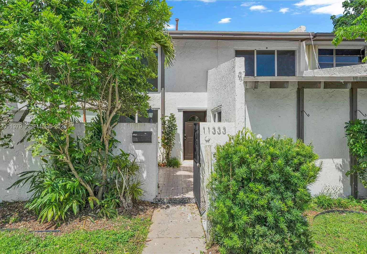Snapper Creek Townhouses — Photo 1