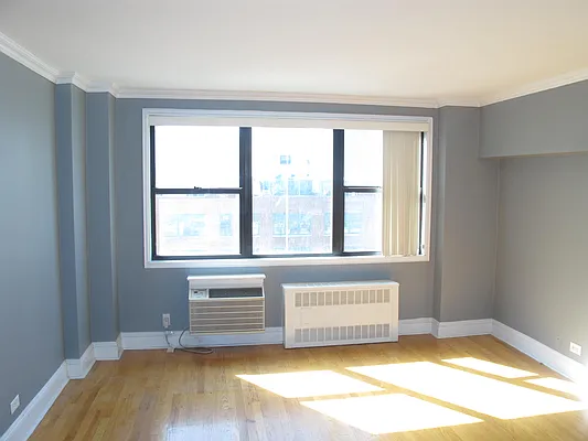 Rented by Metropolis Real Estate of Manhattan | media 13