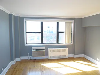Rented by Metropolis Real Estate of Manhattan