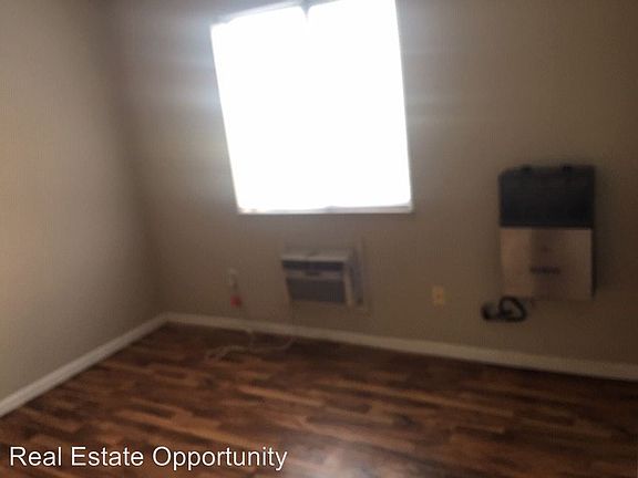 4th image of 1293 Neil Ave APT B4
