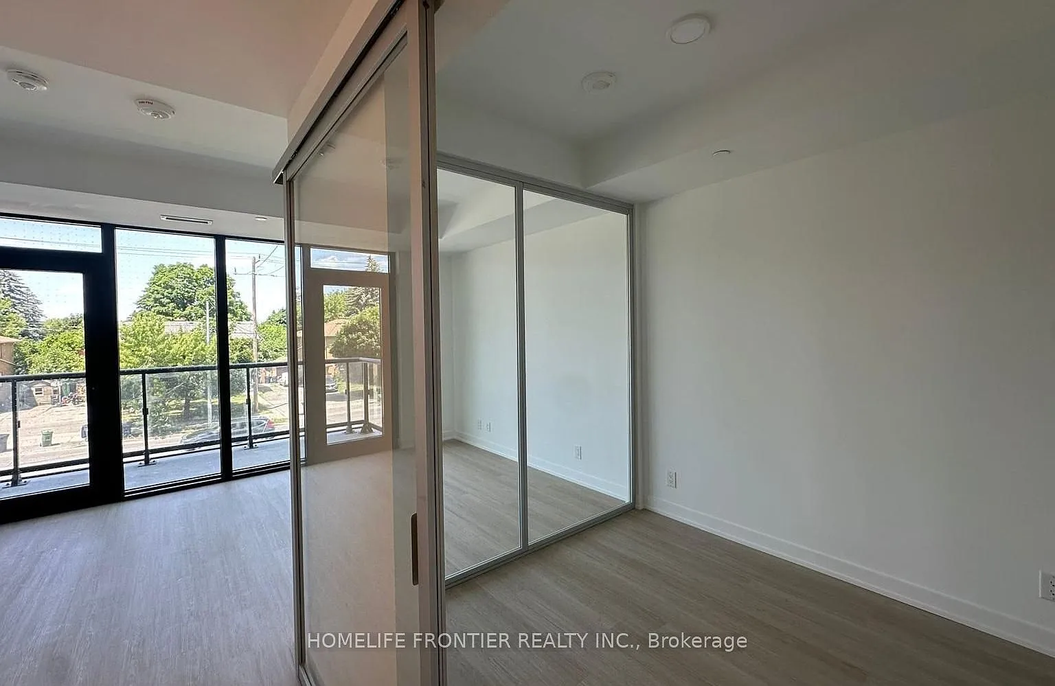 Six99 Condos — Photo 4