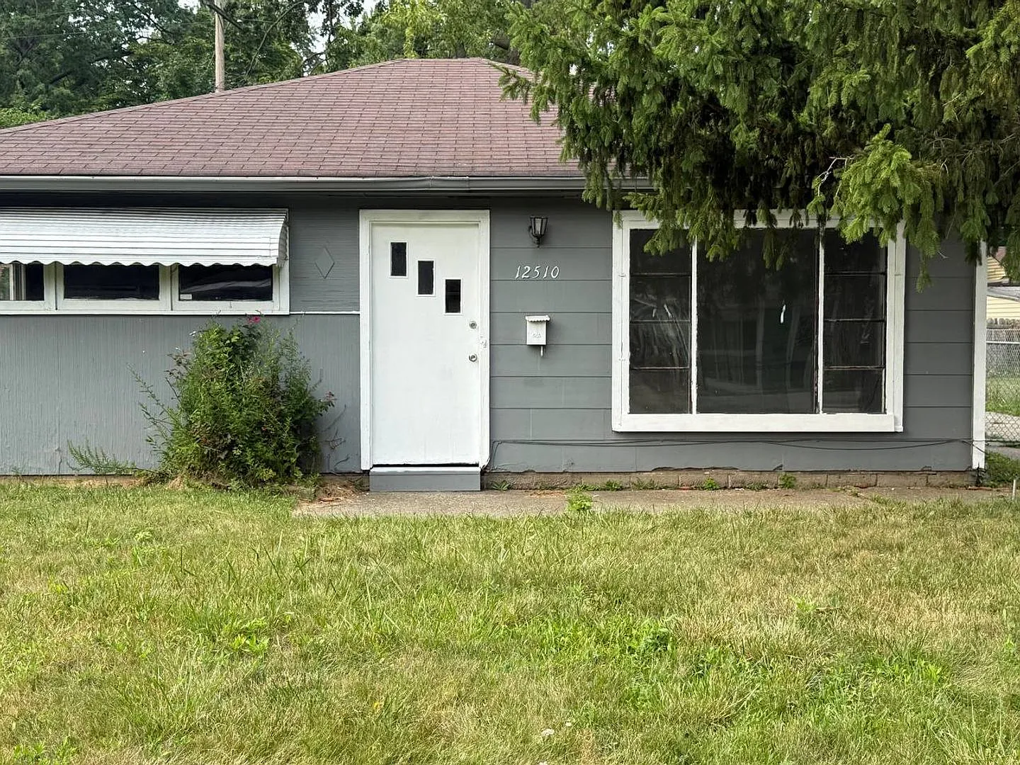 Charming Home Available Won't Last Long! — Photo 2