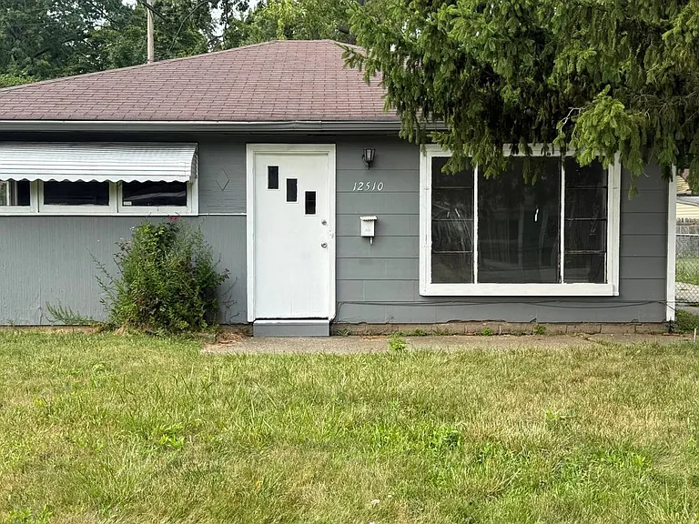 12510 Summerland Ave — Photo 2