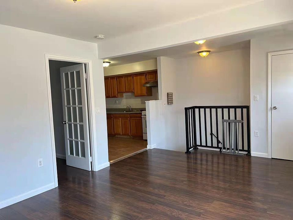 1st image of 362 Van Pelt Ave Floor 2