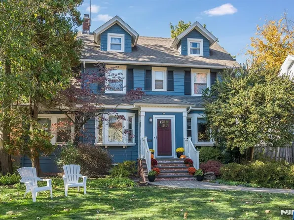 25 University Ct, South Orange, NJ 07079