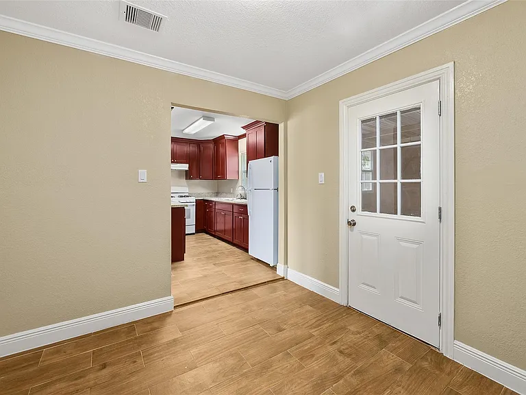 3938 Daphne St — Photo 12
